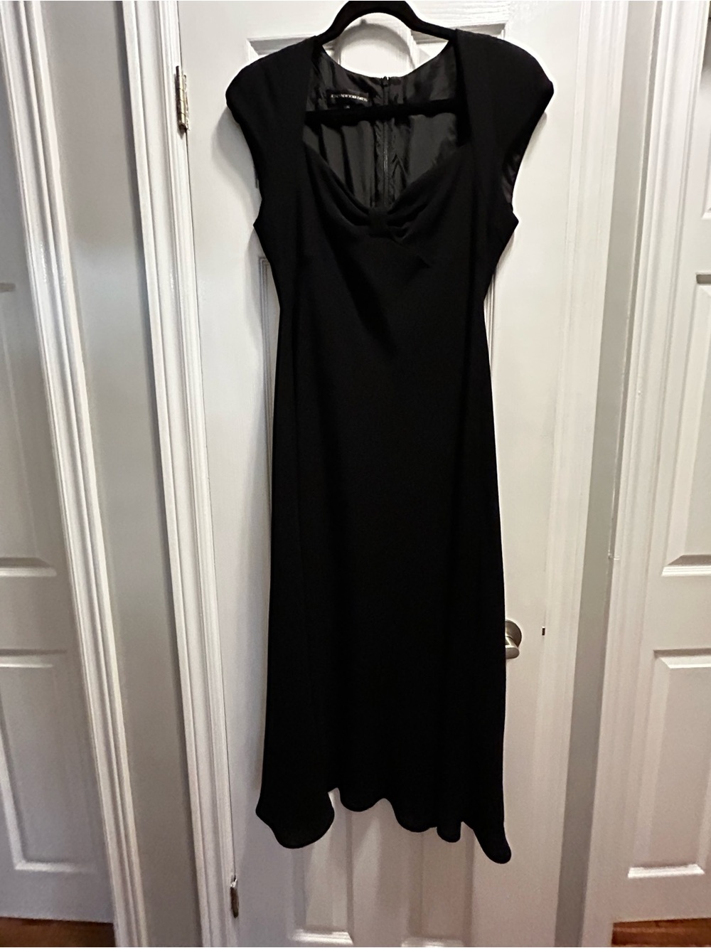 Vintage inspired Jones New York dress in size 14. Black.
